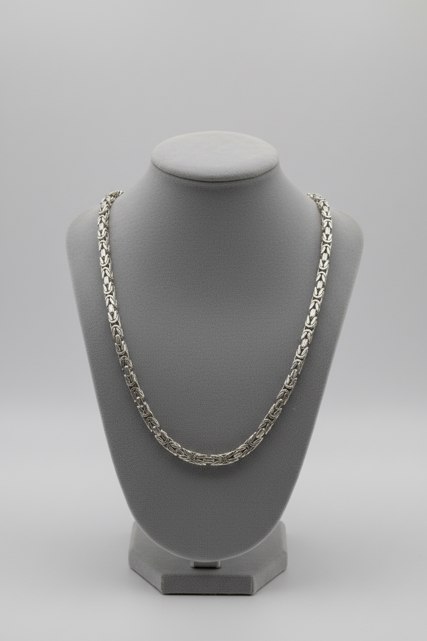 Byzantine_Chain_Silver_Heavy_24 on jewelry bust