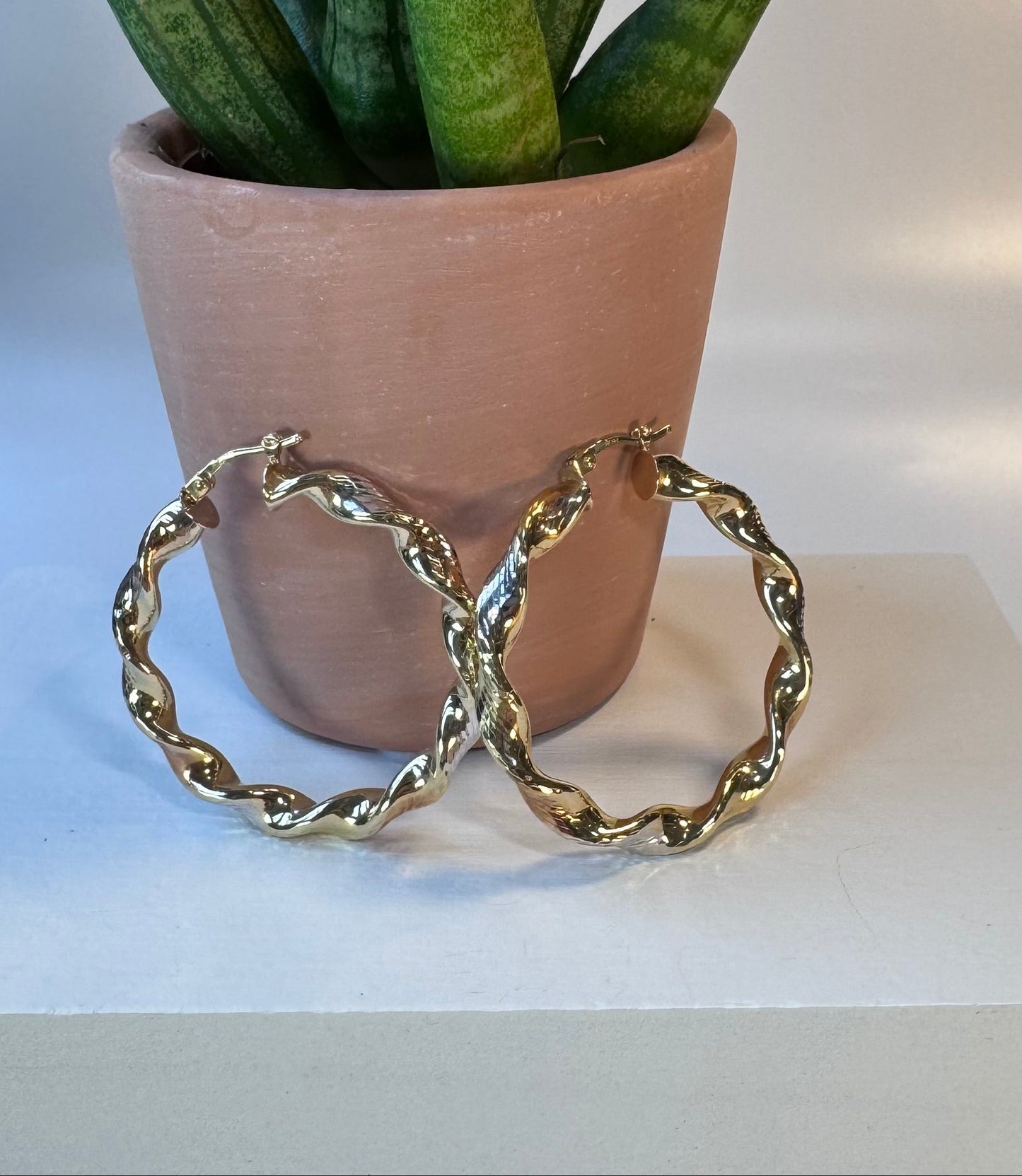 14k Gold Swirl Hoops